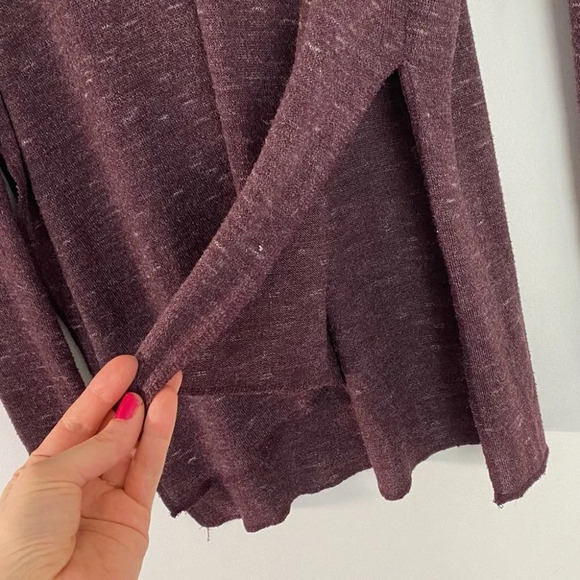 Aritzia Sweater Womens Size XS Oversized Shirt Wilfred Sherbrooke Burgundy Vneck - Picture 8 of 11